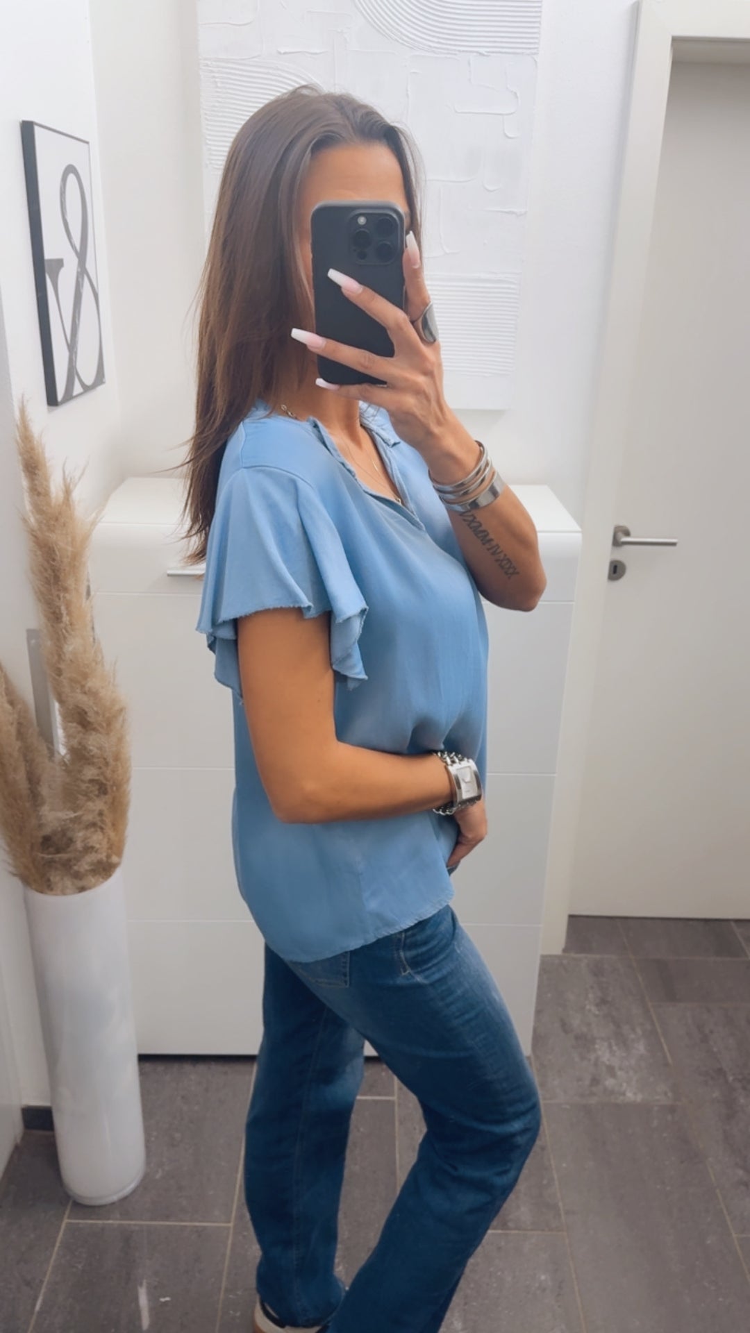 T-Shirt mit Volant Ausschnitt / denim blau Art. 14251