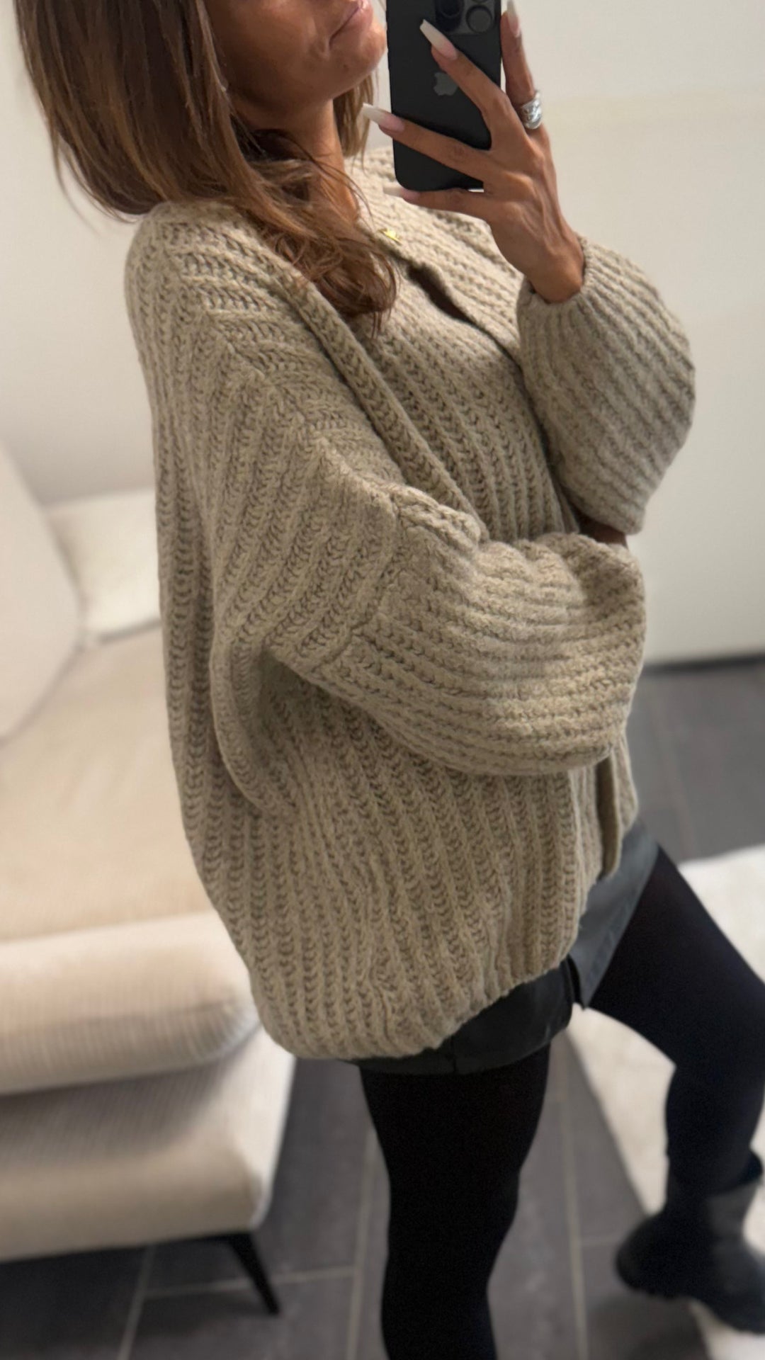 ultra weicher Cardigan mit goldenen Knöpfen / beige Art. 12655