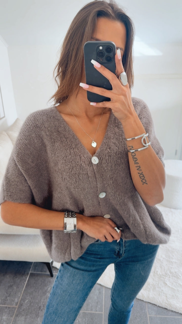 oversize Strick Pullunder, Perlmutt Optik Knöpfe / taupe Art. 14541