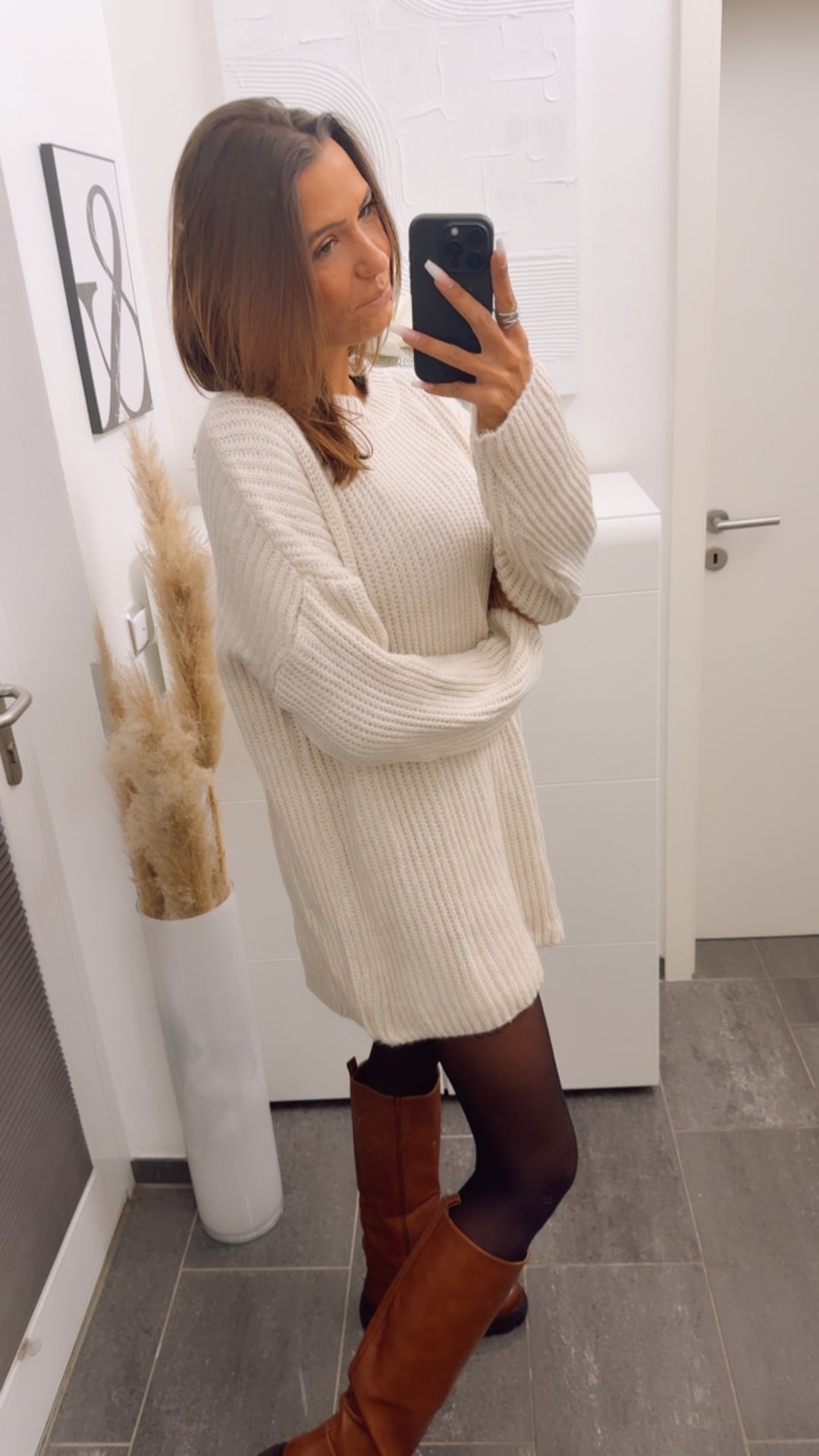 gradliniges Strick Kleid / Long Pullover mit weitem Arm, Rundausschnitt / creme beige Art. 12801