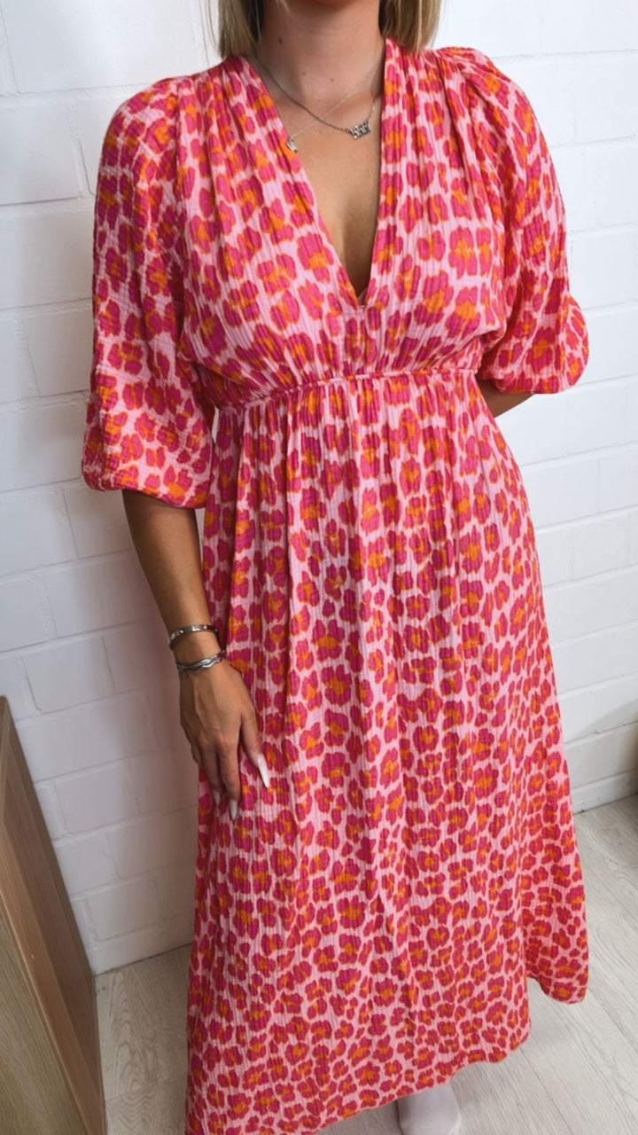 LEO (Midi-) Musselin Kleid, V-Ausschnitt, 3/4 - Ärmel / soft pink - pink - orange Art. 10545