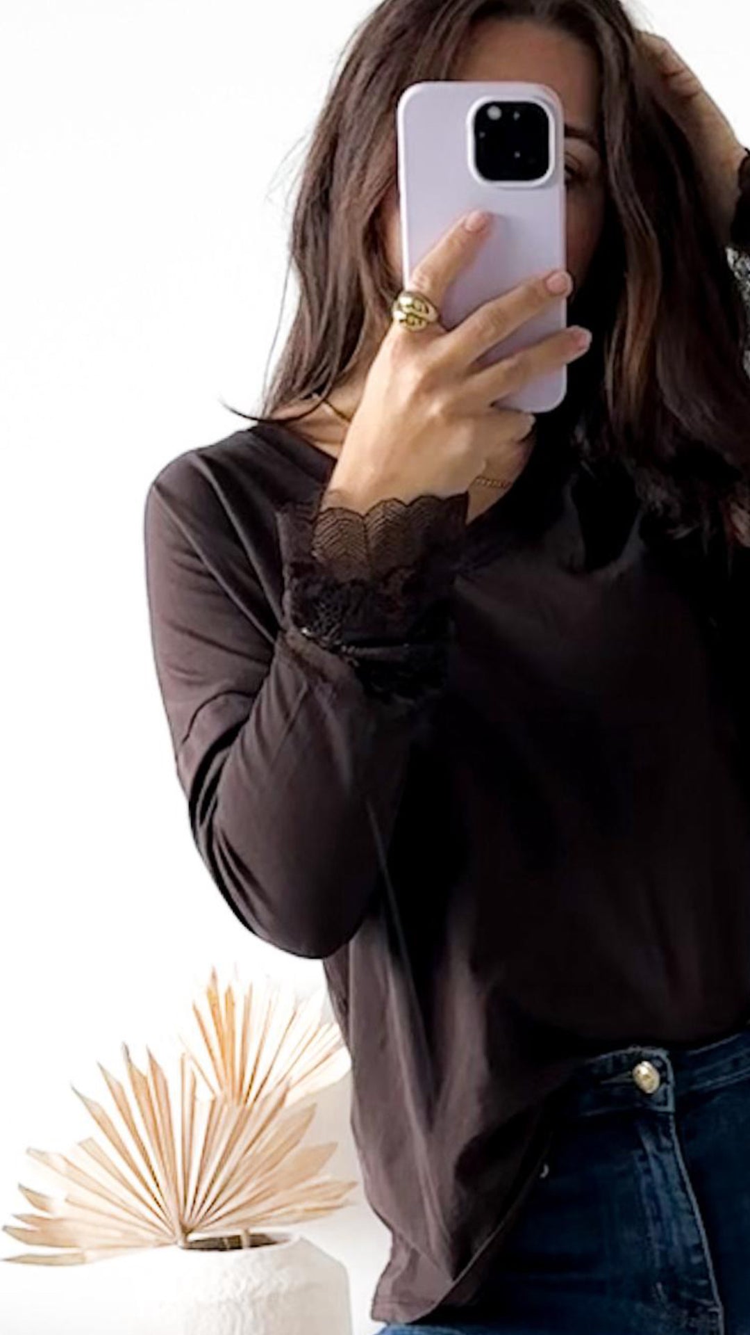 Oberteil mit spitzenbesetzten Ärmeln, V-Ausschnitt / schoko braun Art. 12903