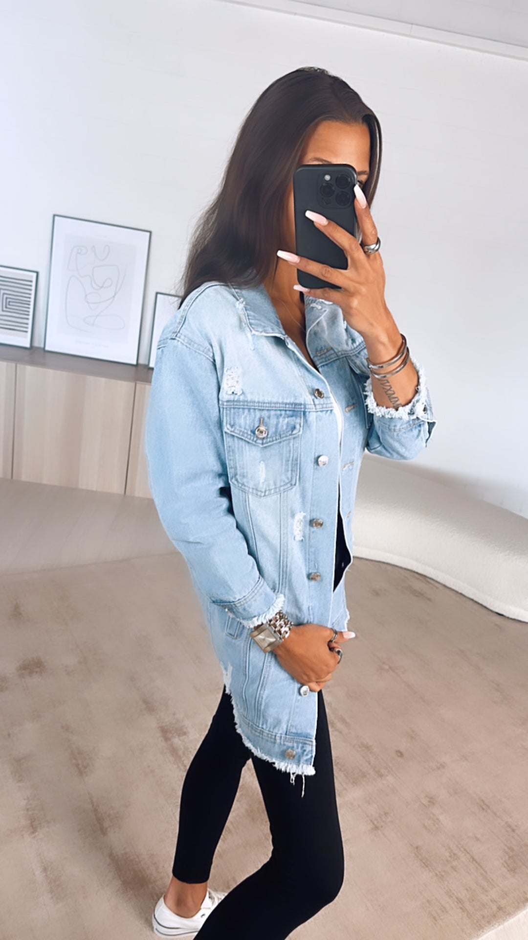 Lange Jeansjacke mit used Elementen / hell Art. 5812