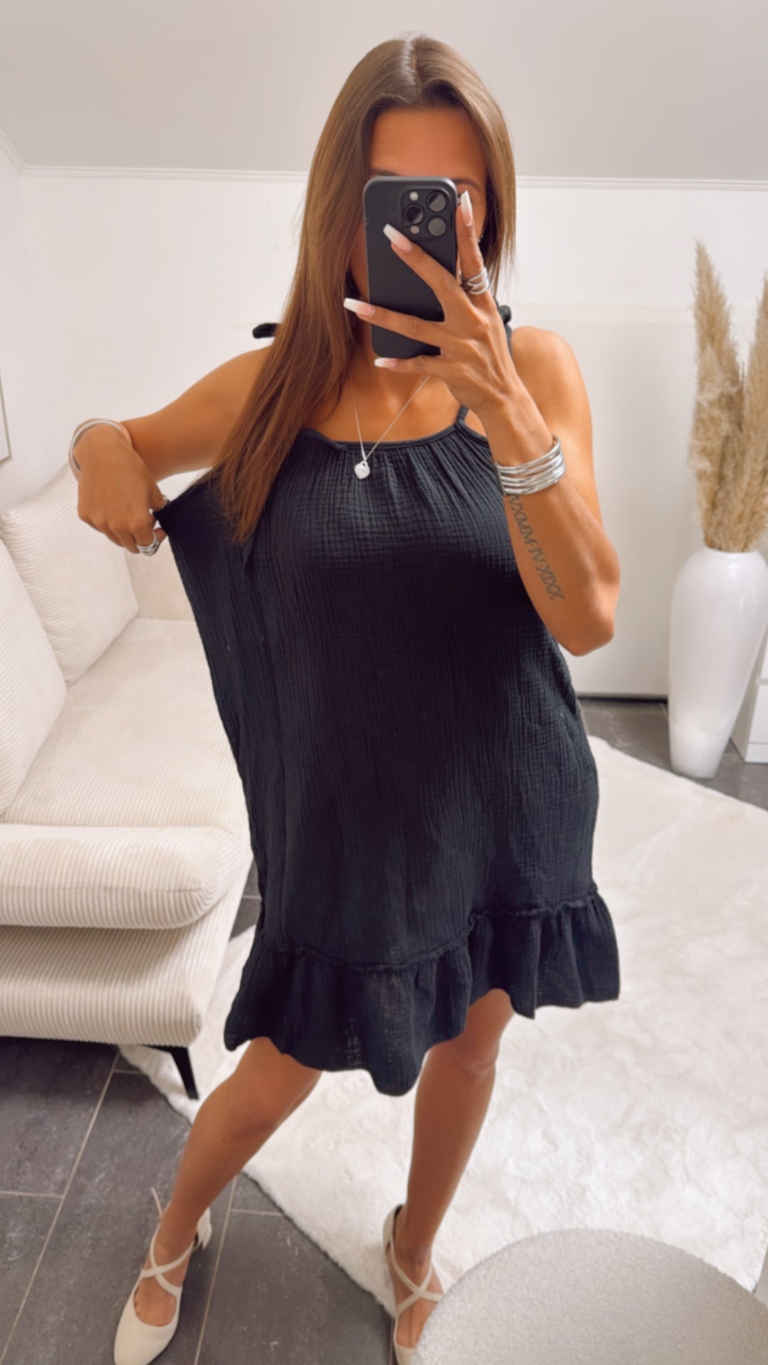 (Midi-) Musselin Kleid mit dünnen Trägern / schwarz Art. 6200