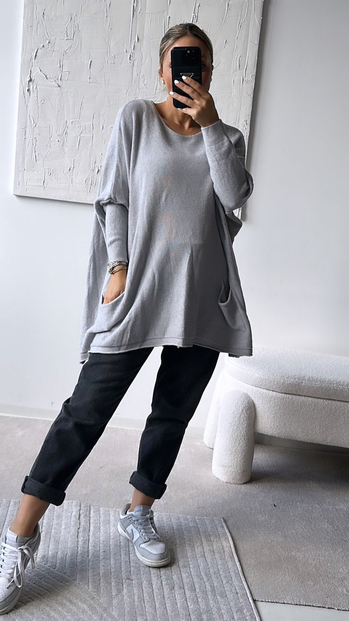 weicher Pullover mit Fledermausärmeln, Taschen / grau Art. 7514