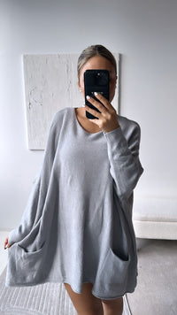 weicher Pullover mit Fledermausärmeln, Taschen / grau Art. 7514