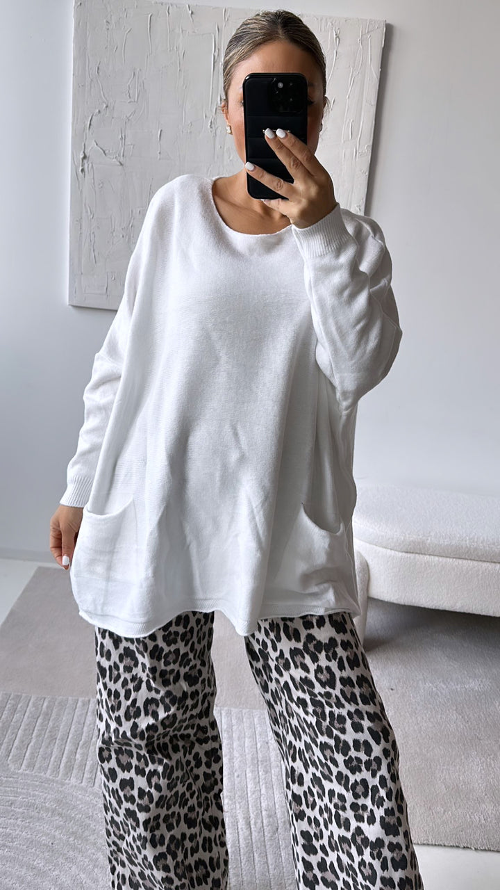 weicher Pullover mit Fledermausärmeln, Taschen / weiss Art. 7513