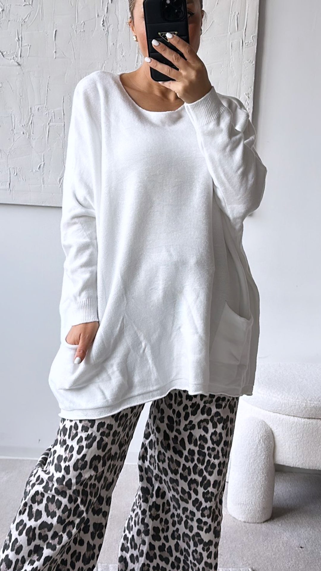 weicher Pullover mit Fledermausärmeln, Taschen / weiss Art. 7513