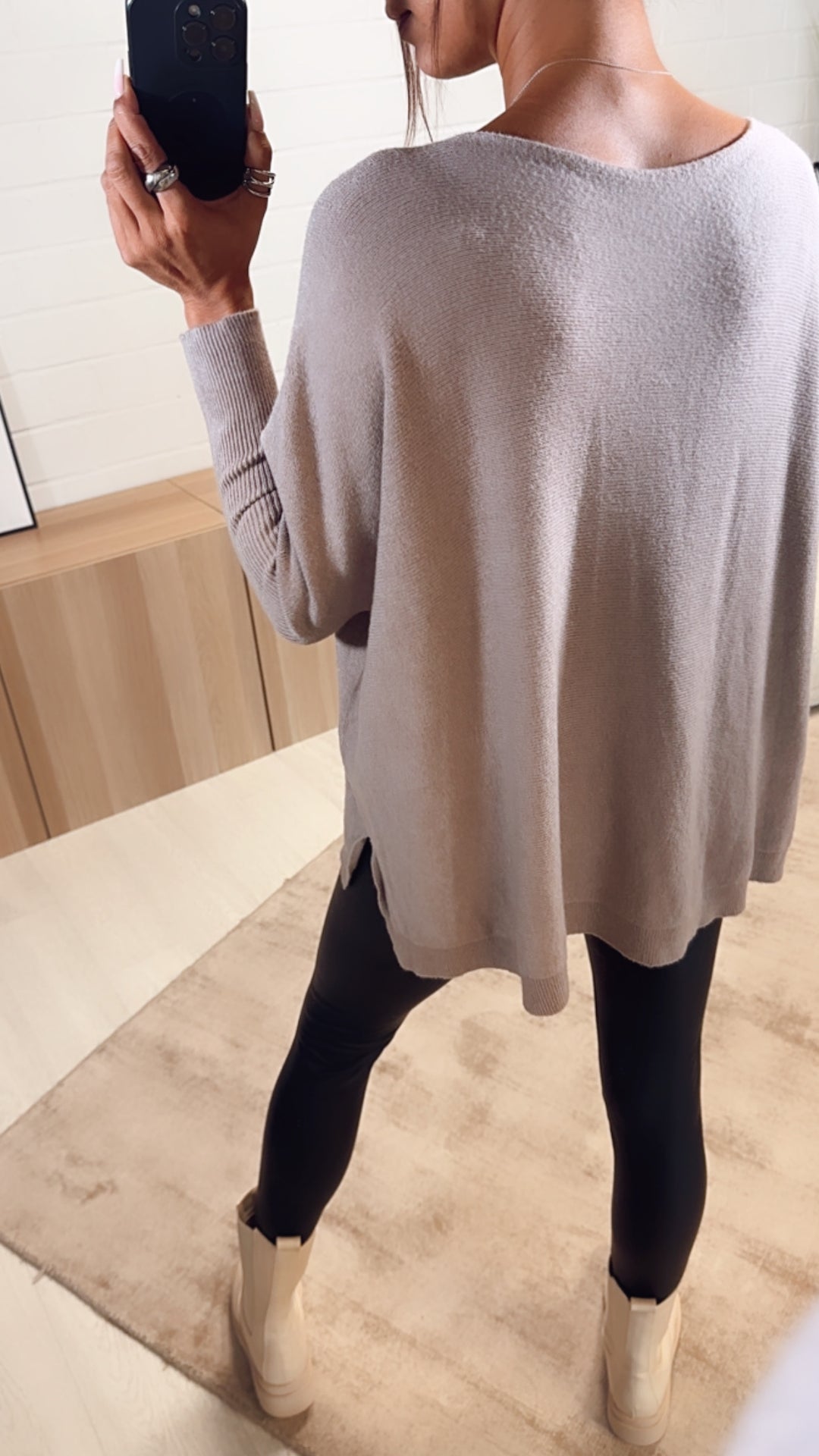 Variante ultra weicher Pullover mit Fledermausärmeln / taupe Art. 7453