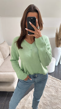 Strick Pullover mit abgesetztem Ausschnitt / pastell grün Art. 8597