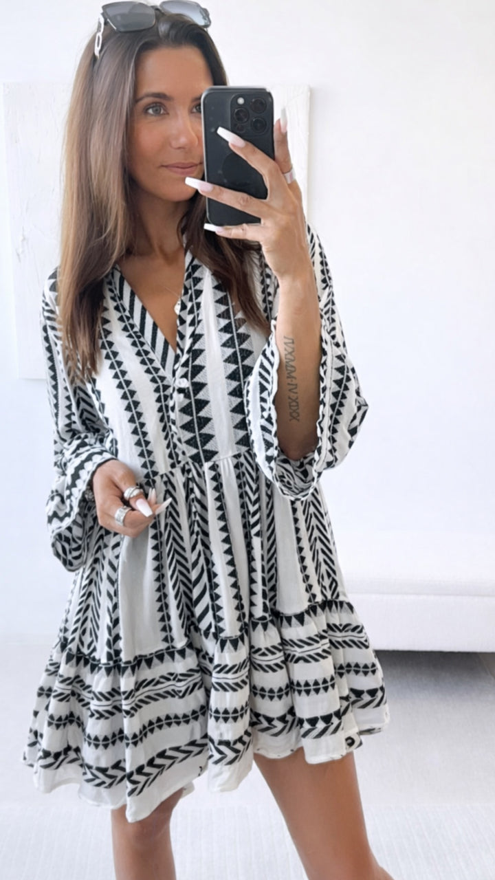 PREMIUM Tunika Kleid mit Muster / weiß - schwarz Art.14574