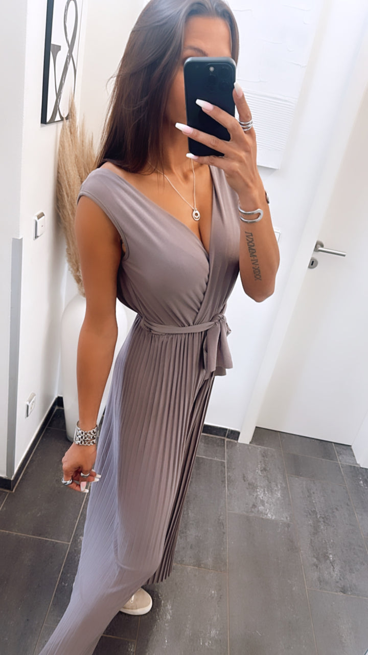 langer Plissee Jumpsuit, schöner Ausschnitt / taupe Art. 6229