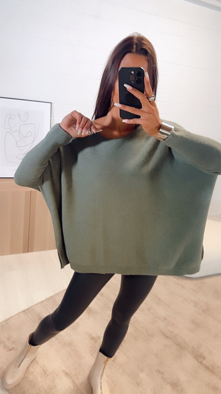 Variante Ultra weicher Pullover mit Fledermausärmeln / khaki Art. 7452