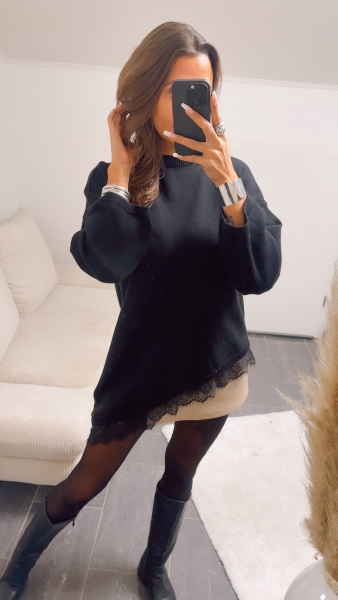 SPITZE asymmetrischer Pullover / schwarz Art. 13026