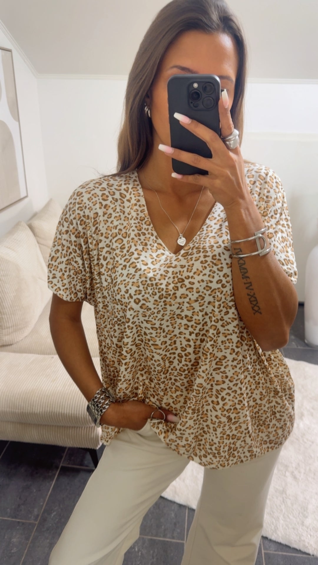 LEO T-shirt Oberteil mit V-Ausschnitt / creme - apricot - caramel Art. 14660