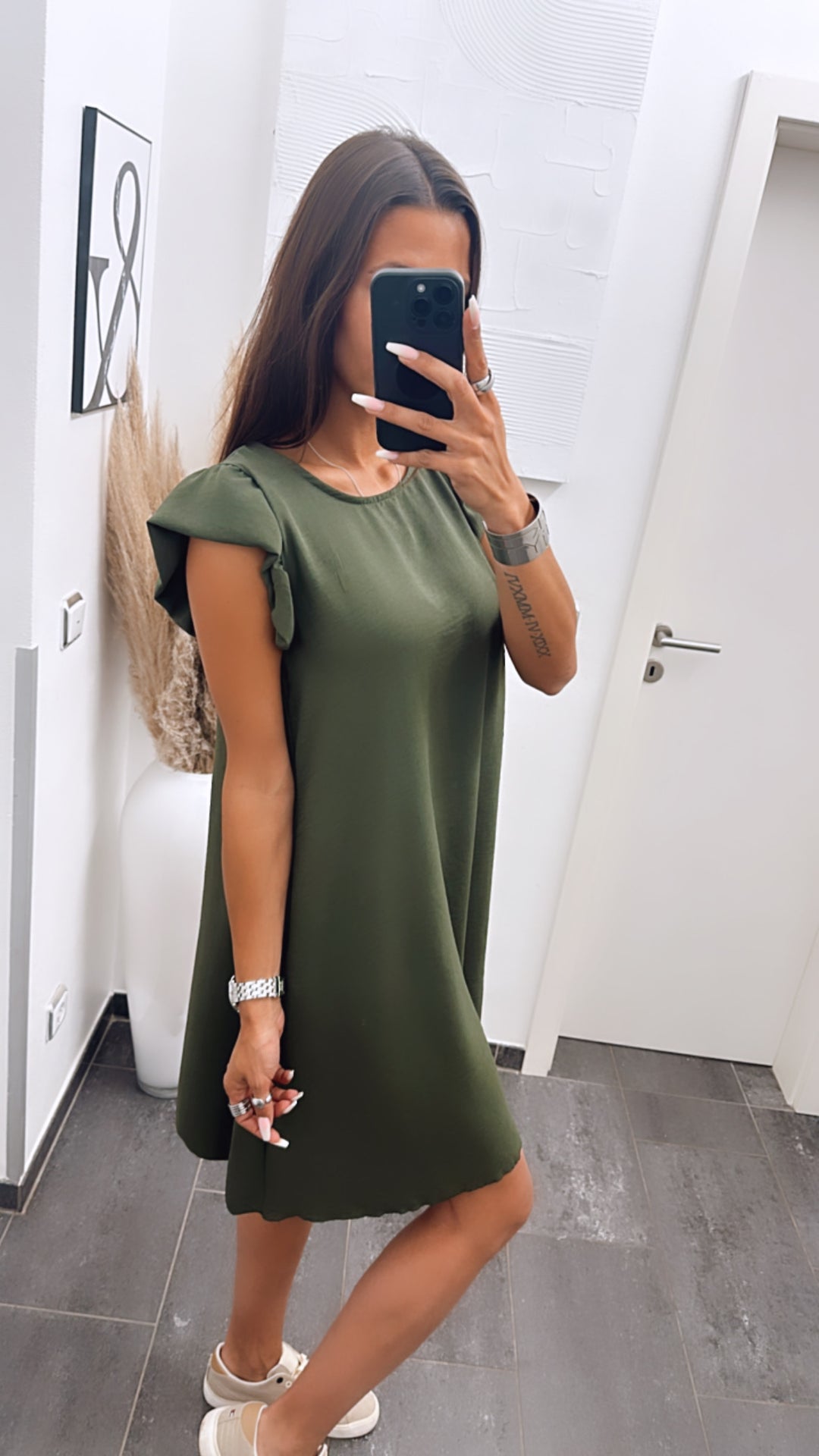 schlichtes Hängerchen / Kleid mit kurzen Ärmeln / khaki Art. 6291