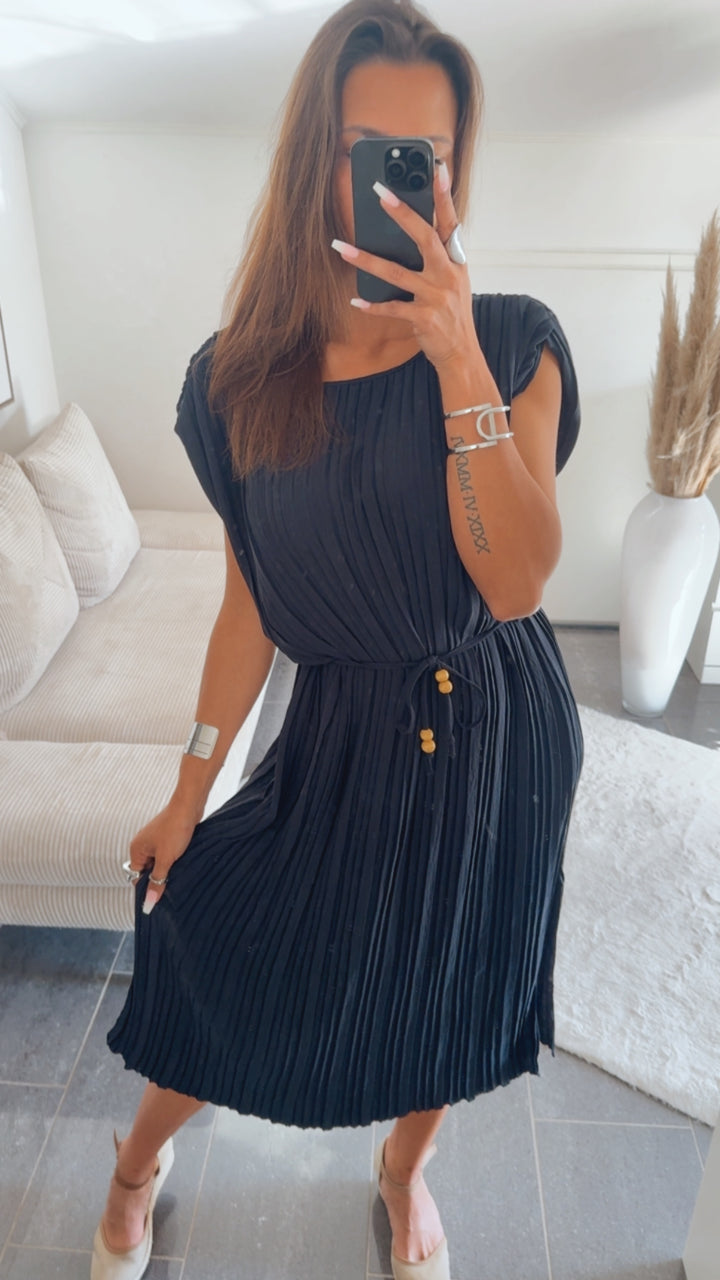 Plissiertes MIDI Kleid mit Bindegürtel / dunkel blau - schwarz Art.14787