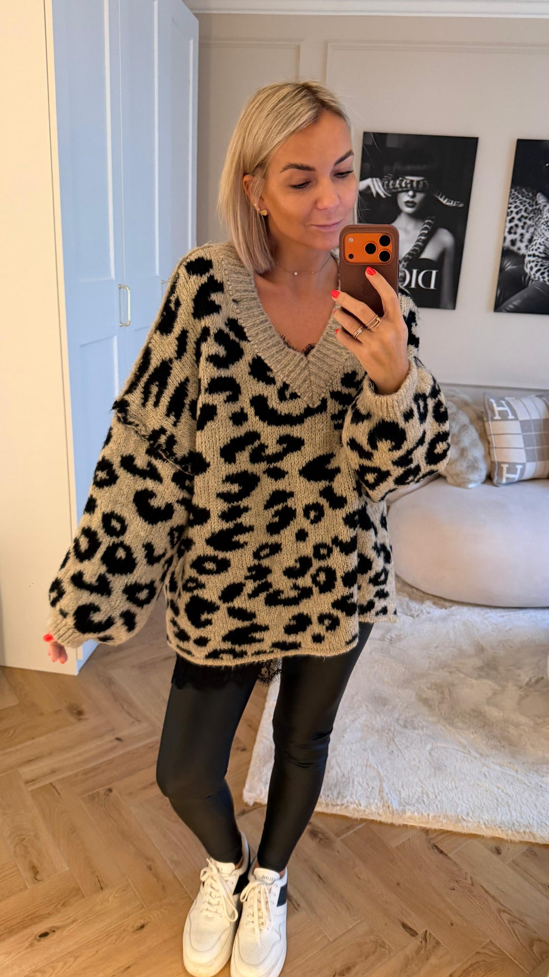 V-AUSSCHNITT LEO Oversize Kuschel - Pullover / beige - schwarz Art. 13052