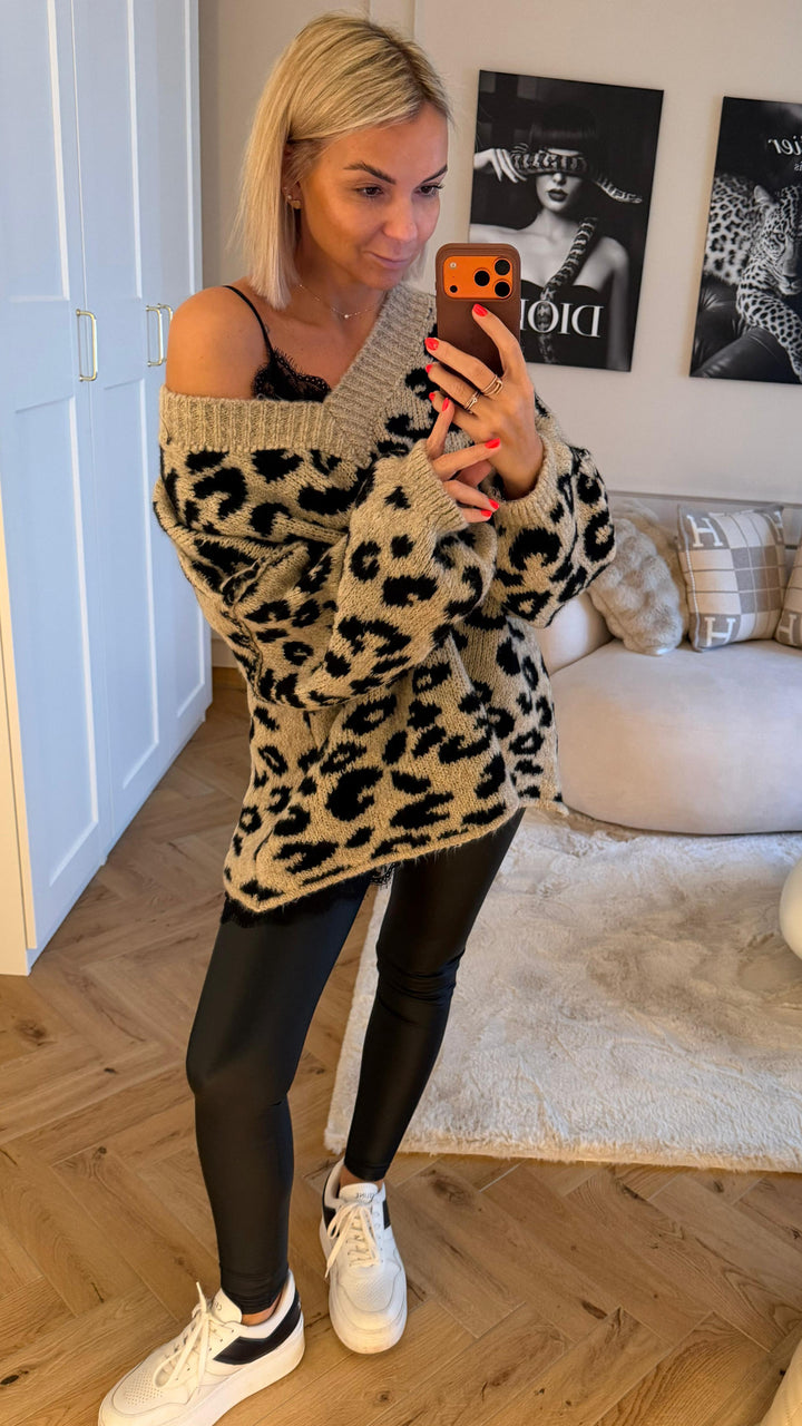 V-AUSSCHNITT LEO Oversize Kuschel - Pullover / beige - schwarz Art. 13052