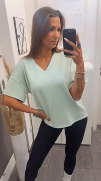 V-Ausschnitt Butter Stoff T-Shirt / soft mint Art.14791