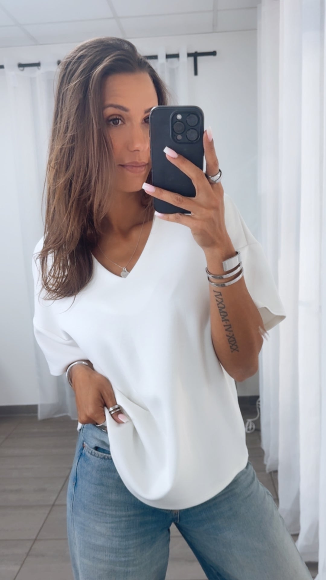 V-Ausschnitt Butterstoff T-Shirt / weiß Art.14834