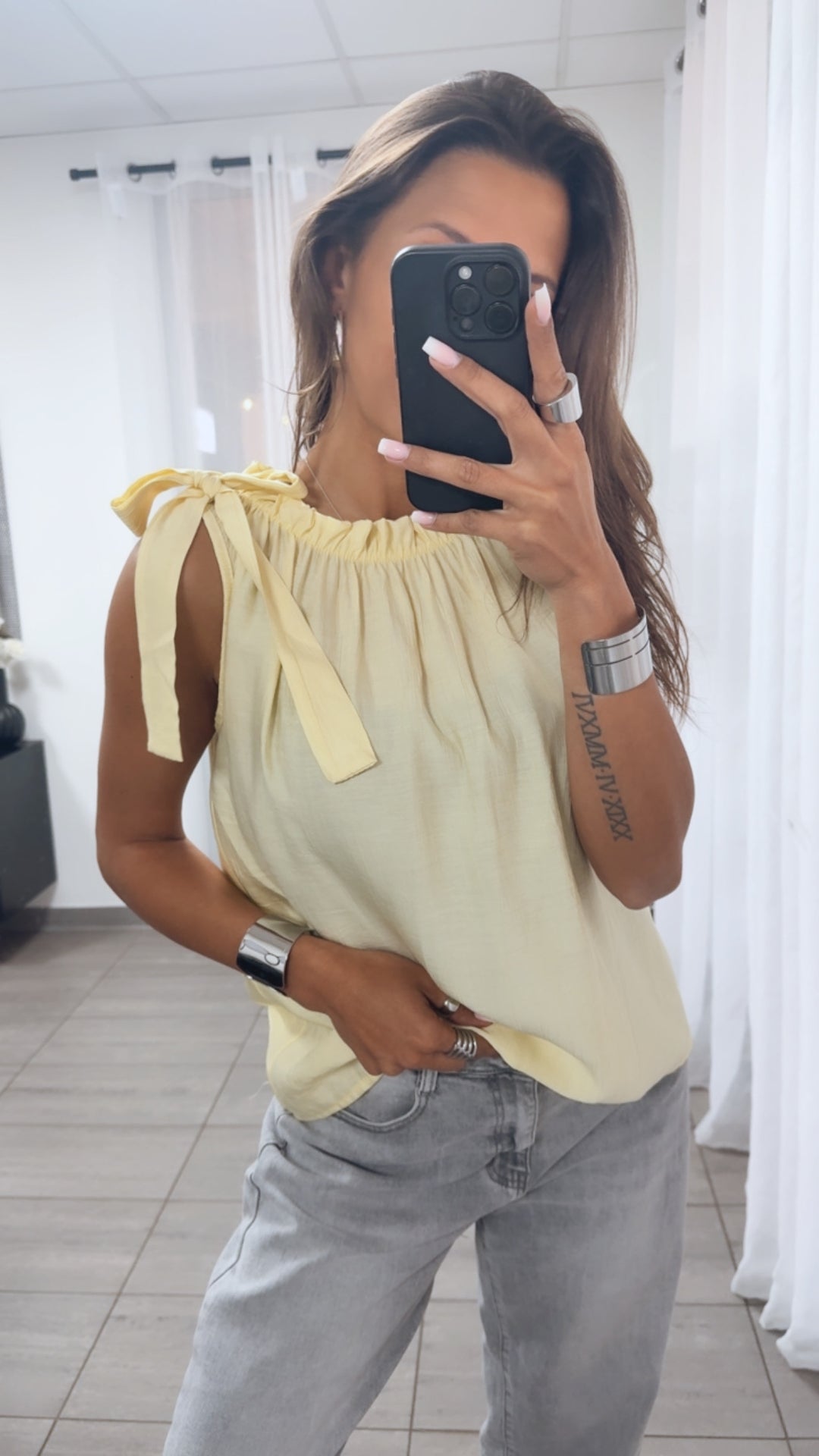 Oberteil / Top, Volant-Ausschnitt / soft gelb Art. 14858