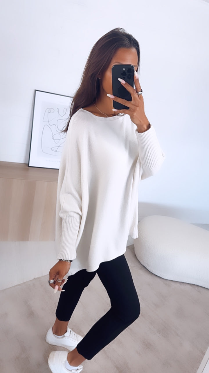ultra weicher Pullover mit Fledermausärmeln / beige Art. 6377