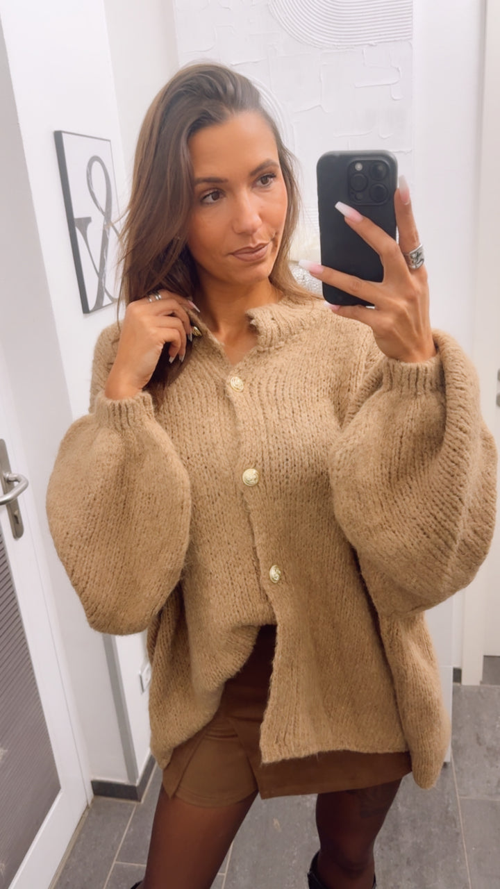Kuschel Cardigan mit goldenen Knöpfen / camel Art. 8538