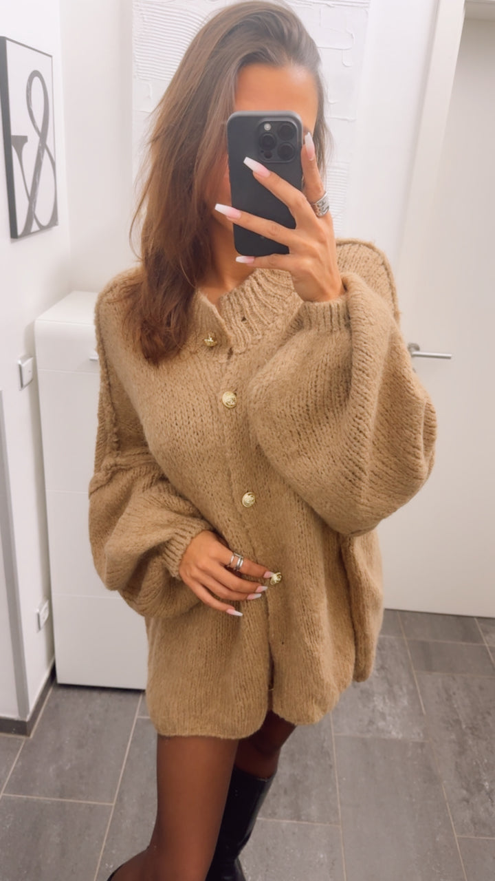Kuschel Cardigan mit goldenen Knöpfen / camel Art. 8538
