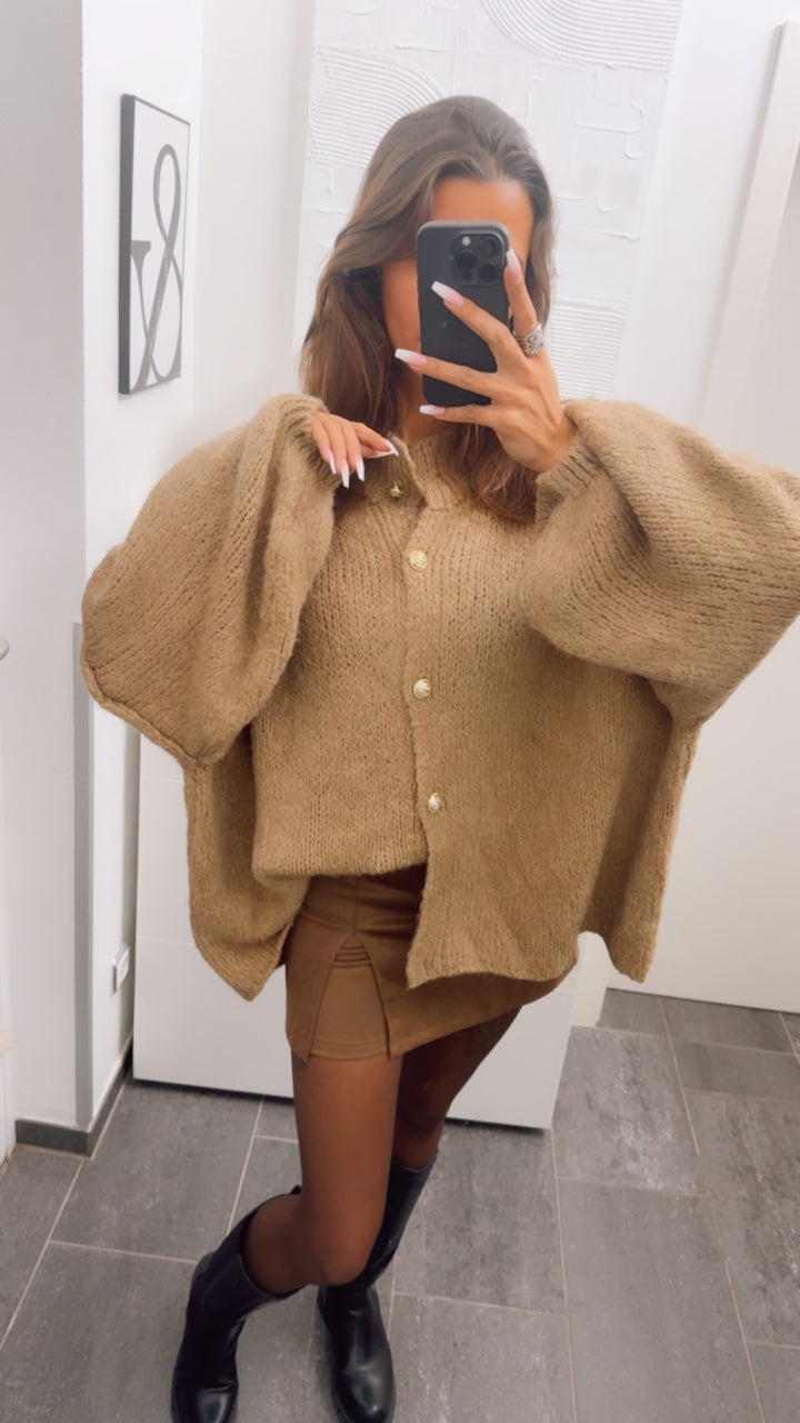 Kuschel Cardigan mit goldenen Knöpfen / camel Art. 8538