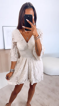 kurzer Jumpsuit in Spitzen Optik / beige Art. 6407