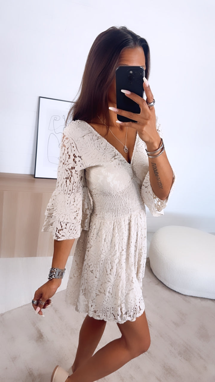 kurzer Jumpsuit in Spitzen Optik / beige Art. 6407