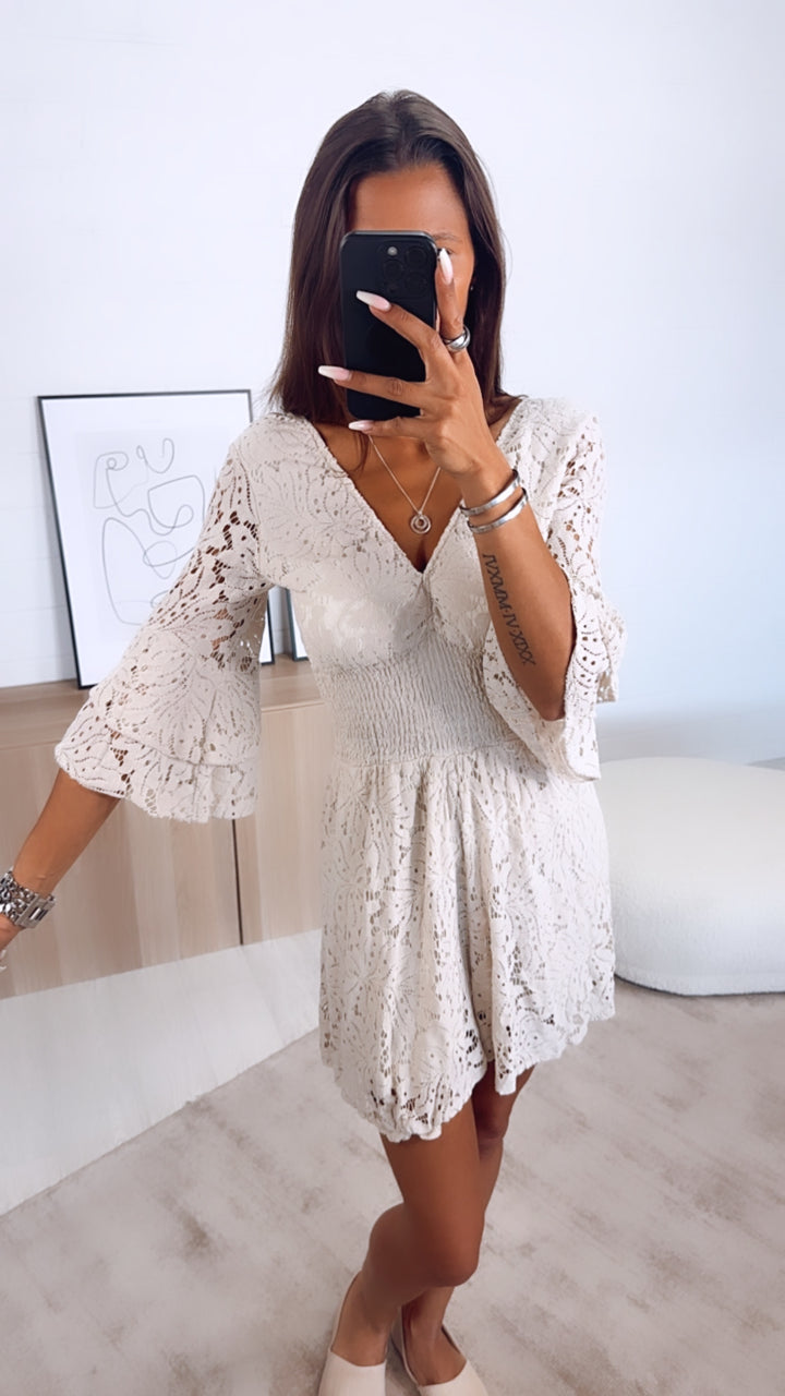 kurzer Jumpsuit in Spitzen Optik / beige Art. 6407
