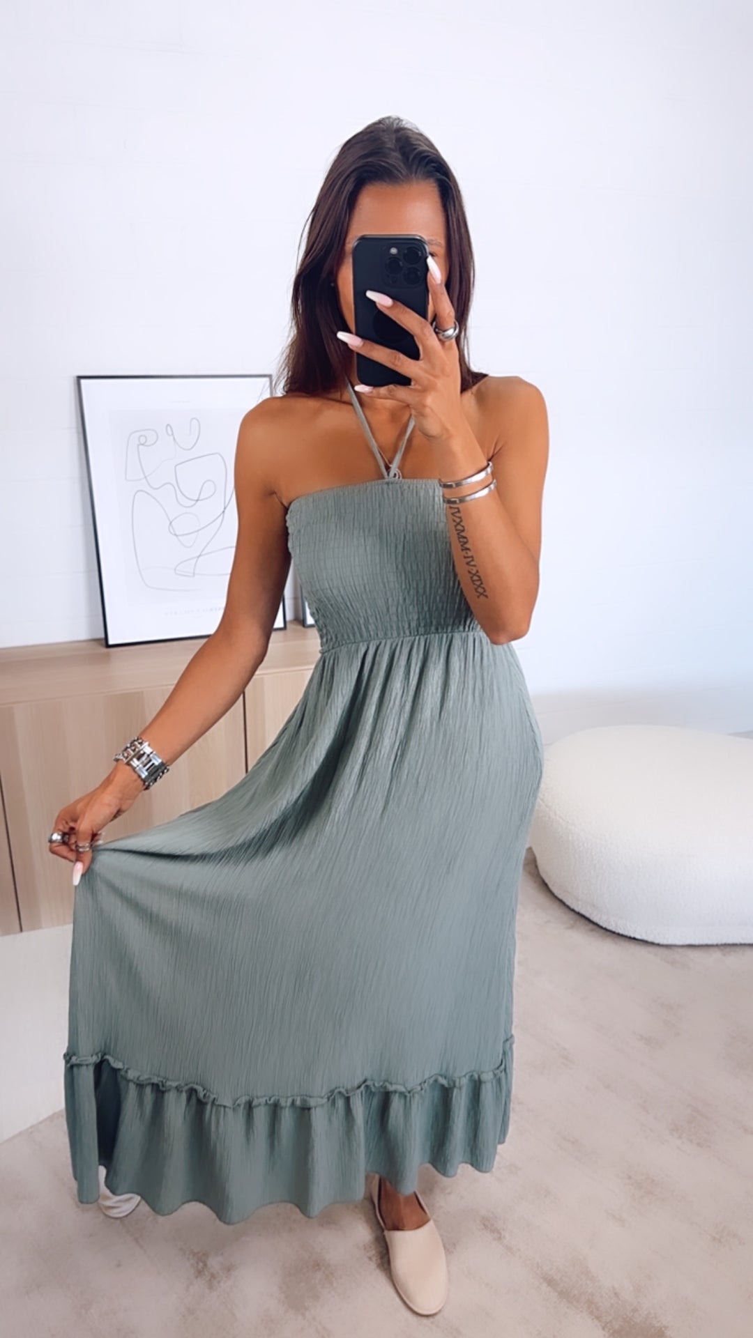 (Maxi-) Kleid mit Schnüren Neckholder, Glitzerschimmer / khaki Art. 6399