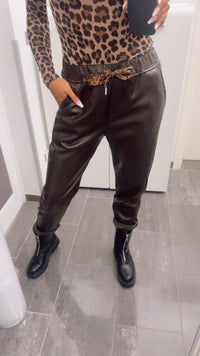 lockere Lederlook Hose mit Leo Schleife / dunkel braun Art. 13122