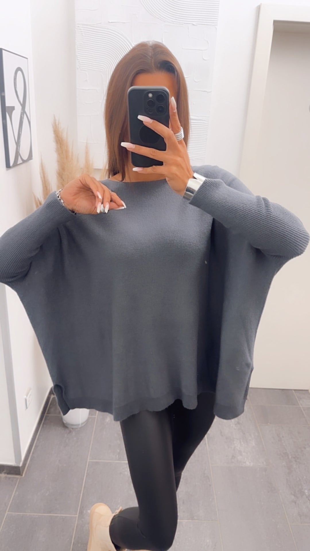 Variante ultra weicher Pullover mit Fledermausärmeln / dunkel grau Art. 7458
