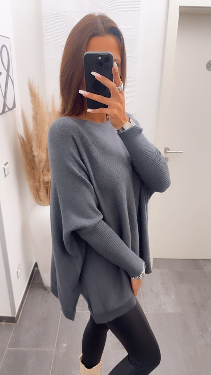 Variante ultra weicher Pullover mit Fledermausärmeln / dunkel grau Art. 7458