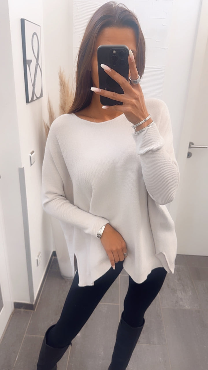 Variante ultra weicher Pullover mit Fledermausärmeln / Creme beige  Art. 7455