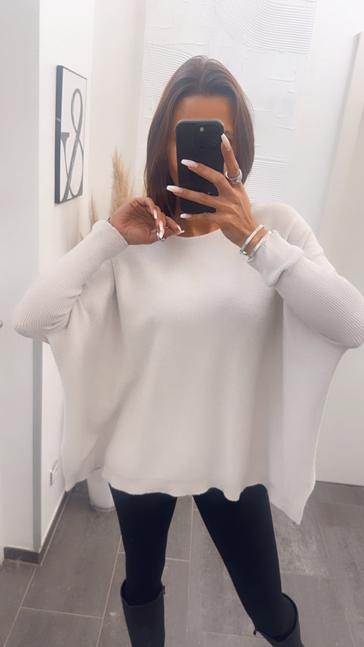 Variante ultra weicher Pullover mit Fledermausärmeln / Creme beige  Art. 7455