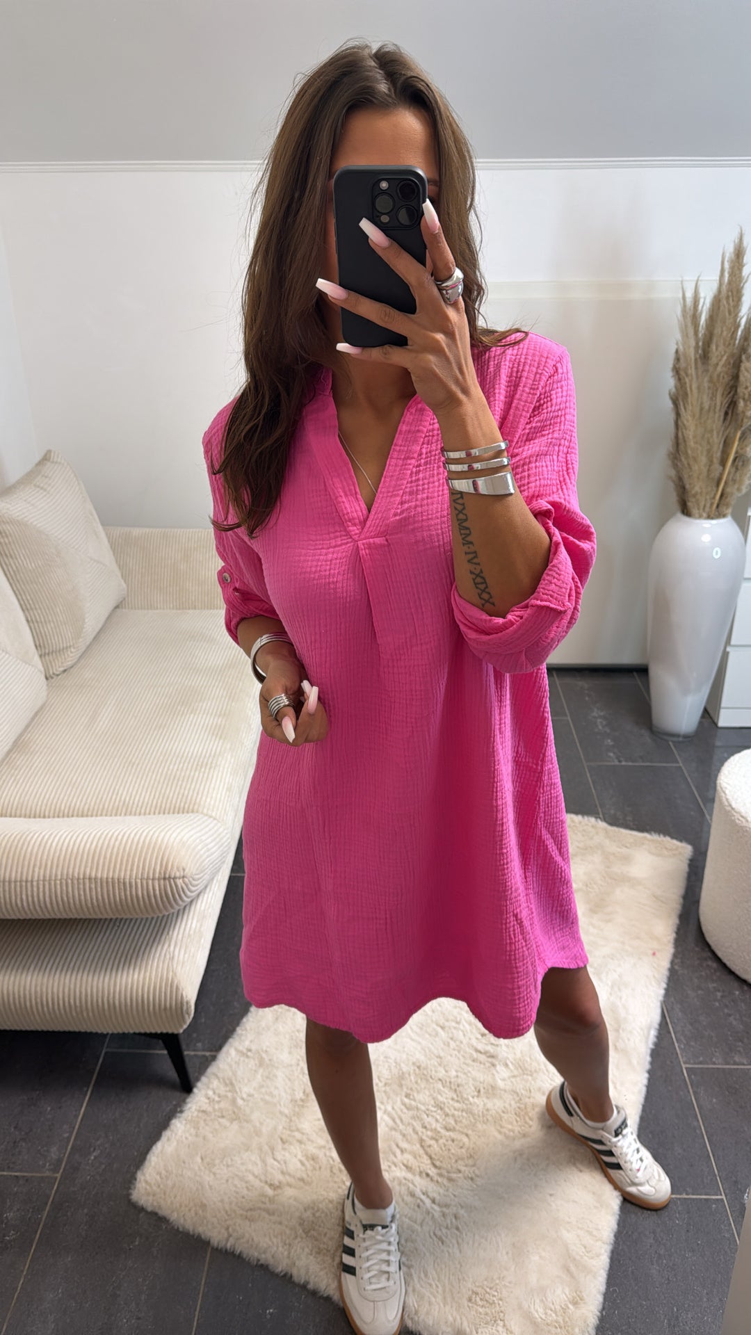 Musselin Blusen Kleid mit V-Ausschnitt / pink Art. 8952