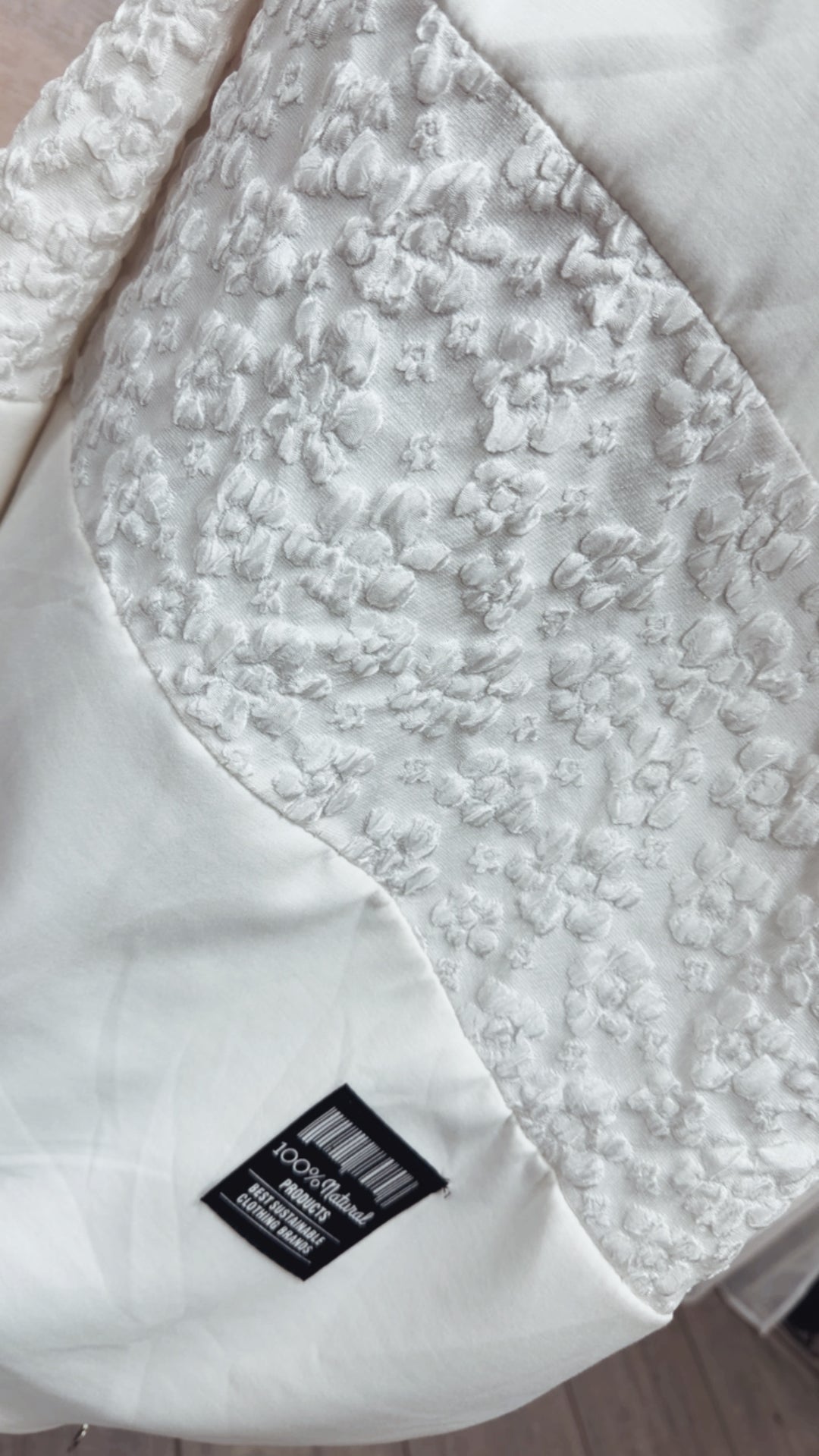 Long Pullover / Kleid mit Blumendetails / weiß Art.16293