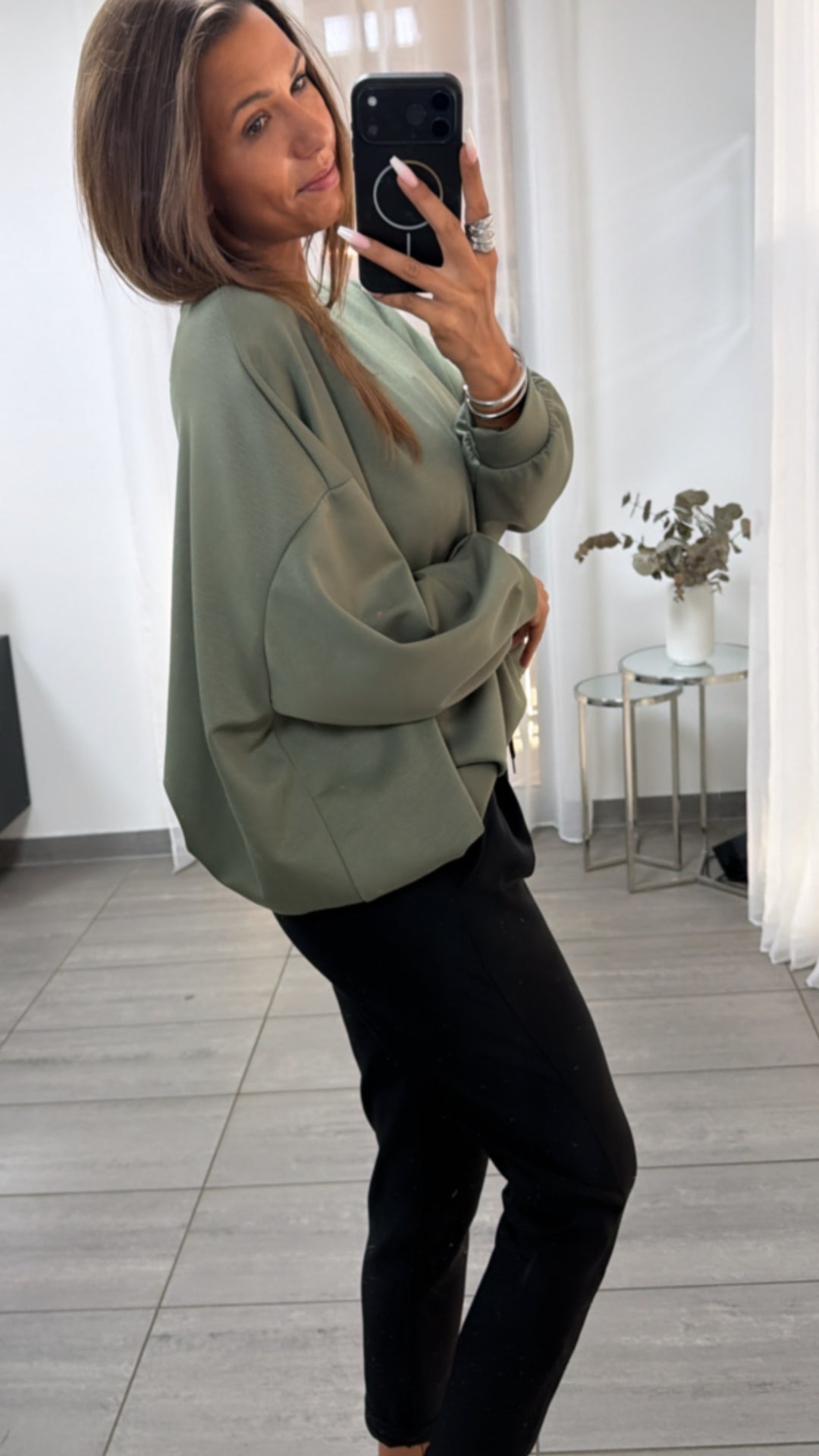 Butterstoff Sweatshirt mit Ballonsaum / khaki Art.16304