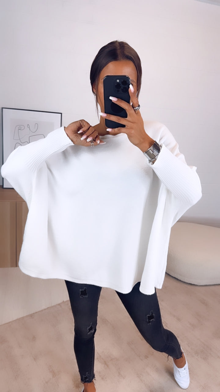 ultra weicher Pullover mit Fledermausärmeln / weiss Art. 6512