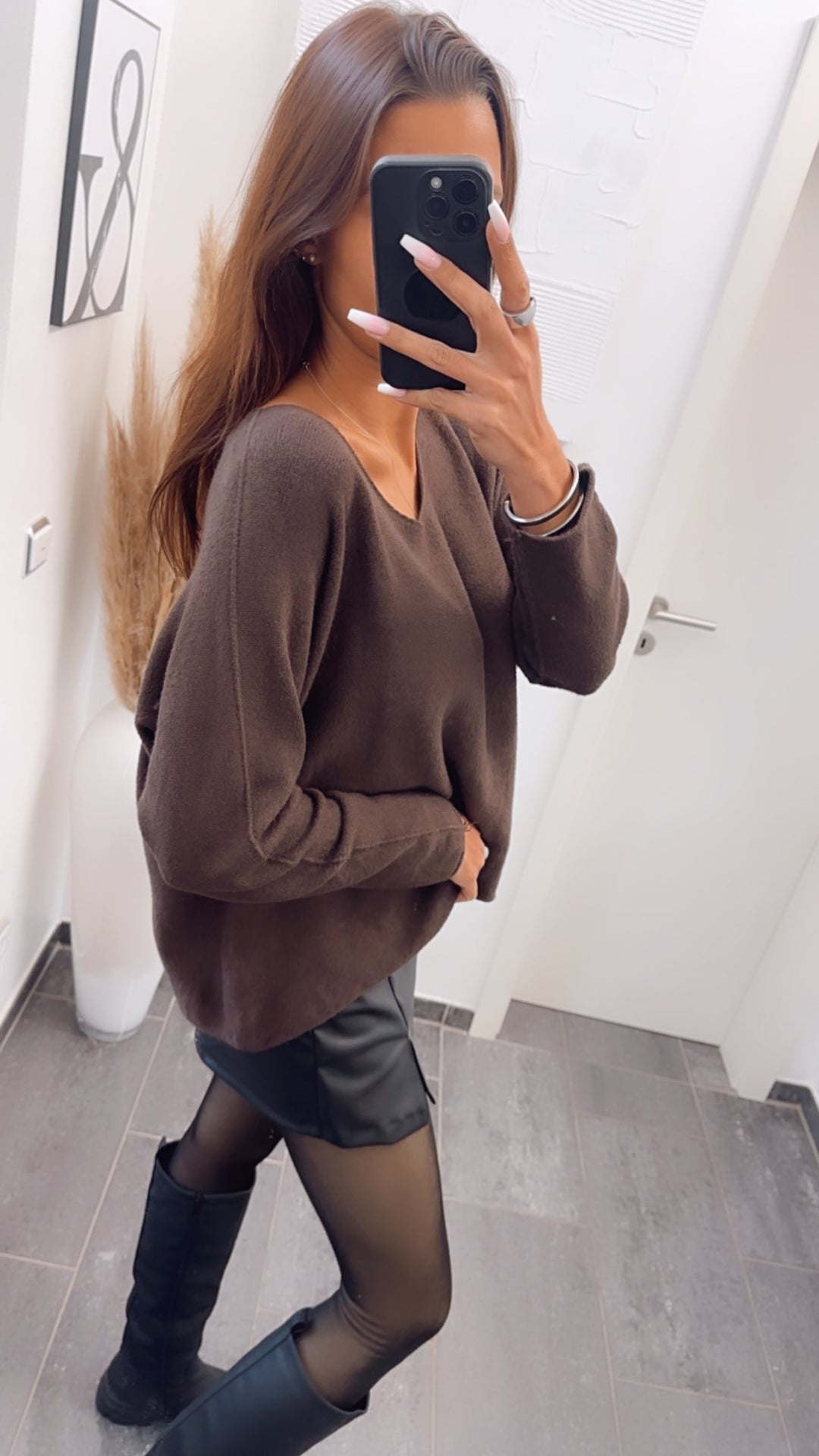 Leichter, super weicher Pullover, V-Ausschnitt / braun Art. 7735