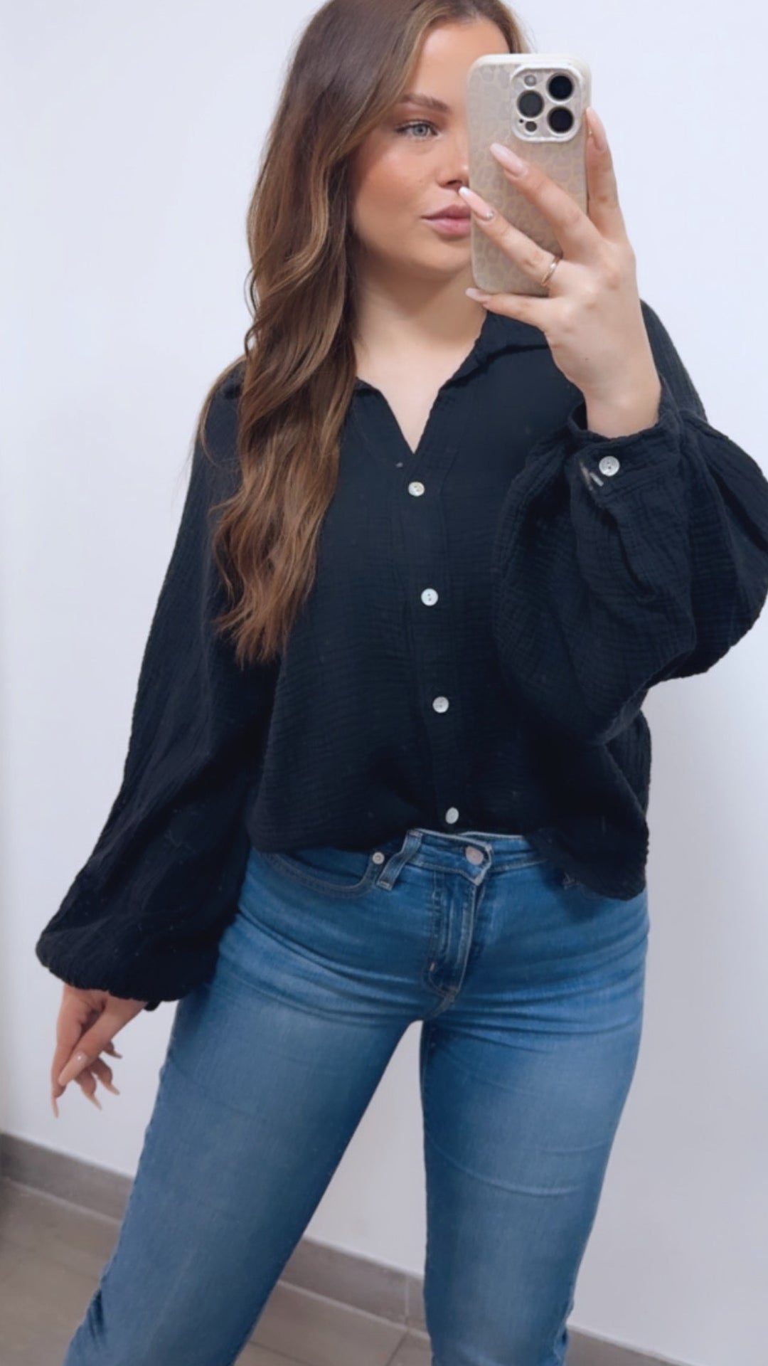 KURZE Oversize Musselin Bluse BALLONÄRMEL / schwarz Art. 14725