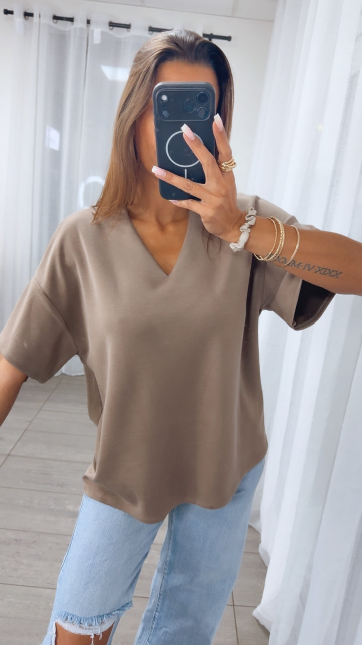V-Ausschnitt Butterstoff T-Shirt / taupe Art.14957