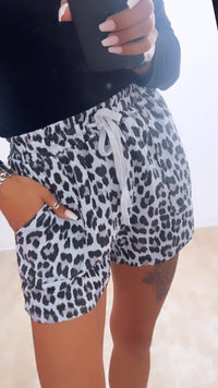 Musselin Shorts / leo grau Art. 8858