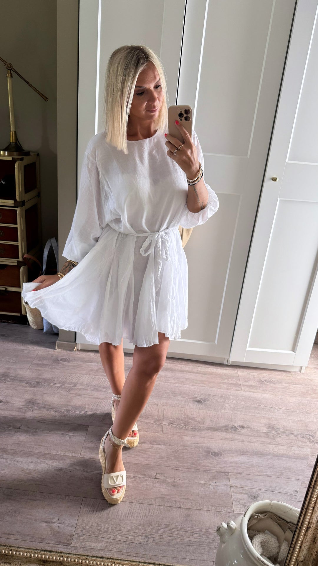 schickes Kleid mit geflochtenem Gürtel / weiss Art. 10500