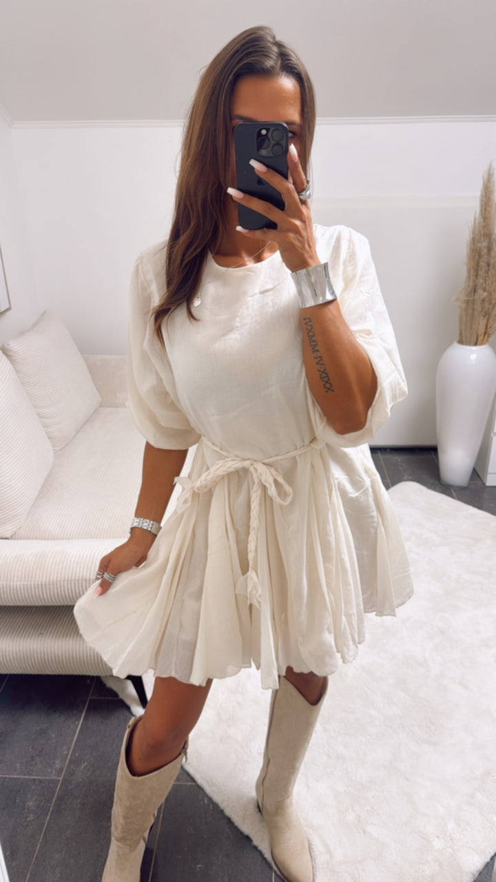 schickes Kleid mit geflochtenem Gürtel / creme beige Art. 10490