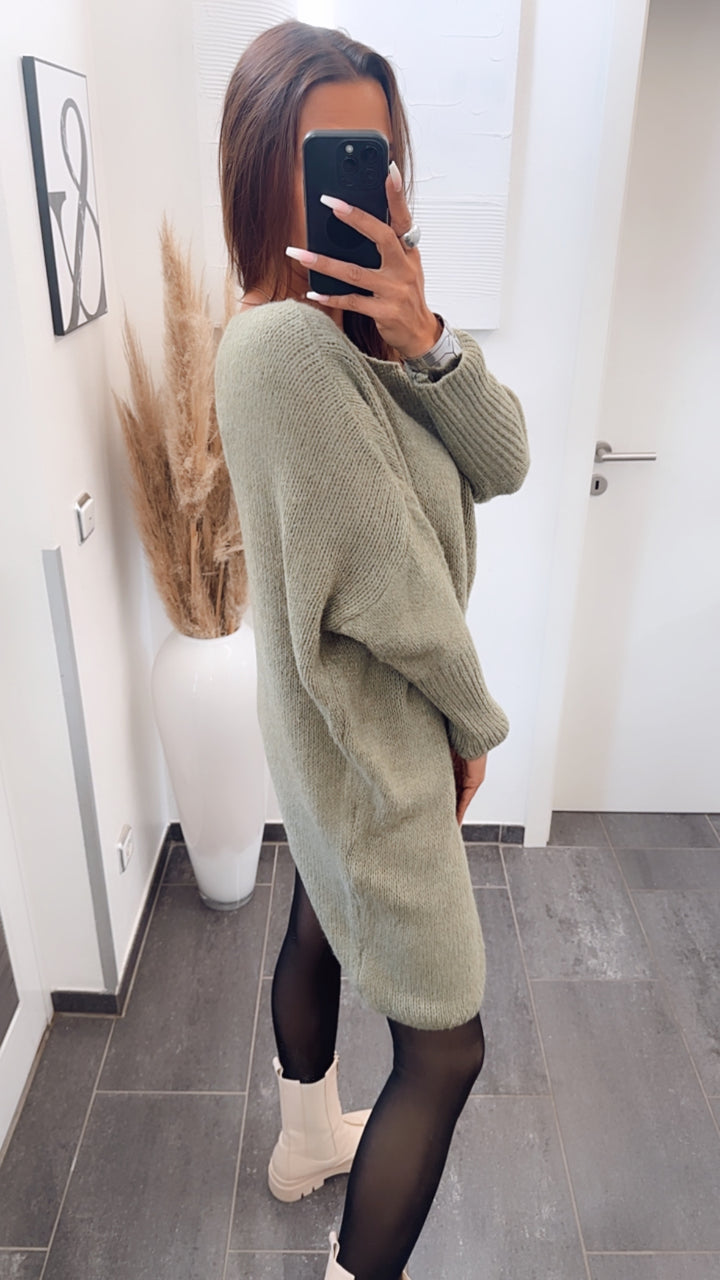 Strick Long Pullover / Kleid mit engeren Ärmeln / soft khaki- salbei Art. 7822